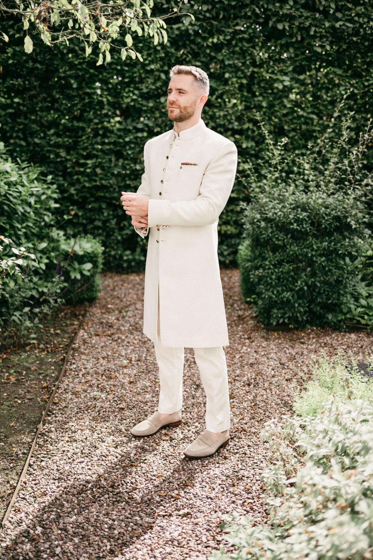 Cream/Off-white Grooms Sherwani and Gold Shawl size M