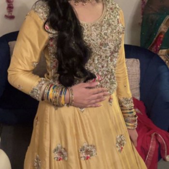 mehndi bridal outfit